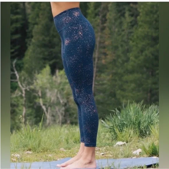 ZYIA Stay Gold Light & Tight Speckled 7/8 Leggings - Picture 4 of 13